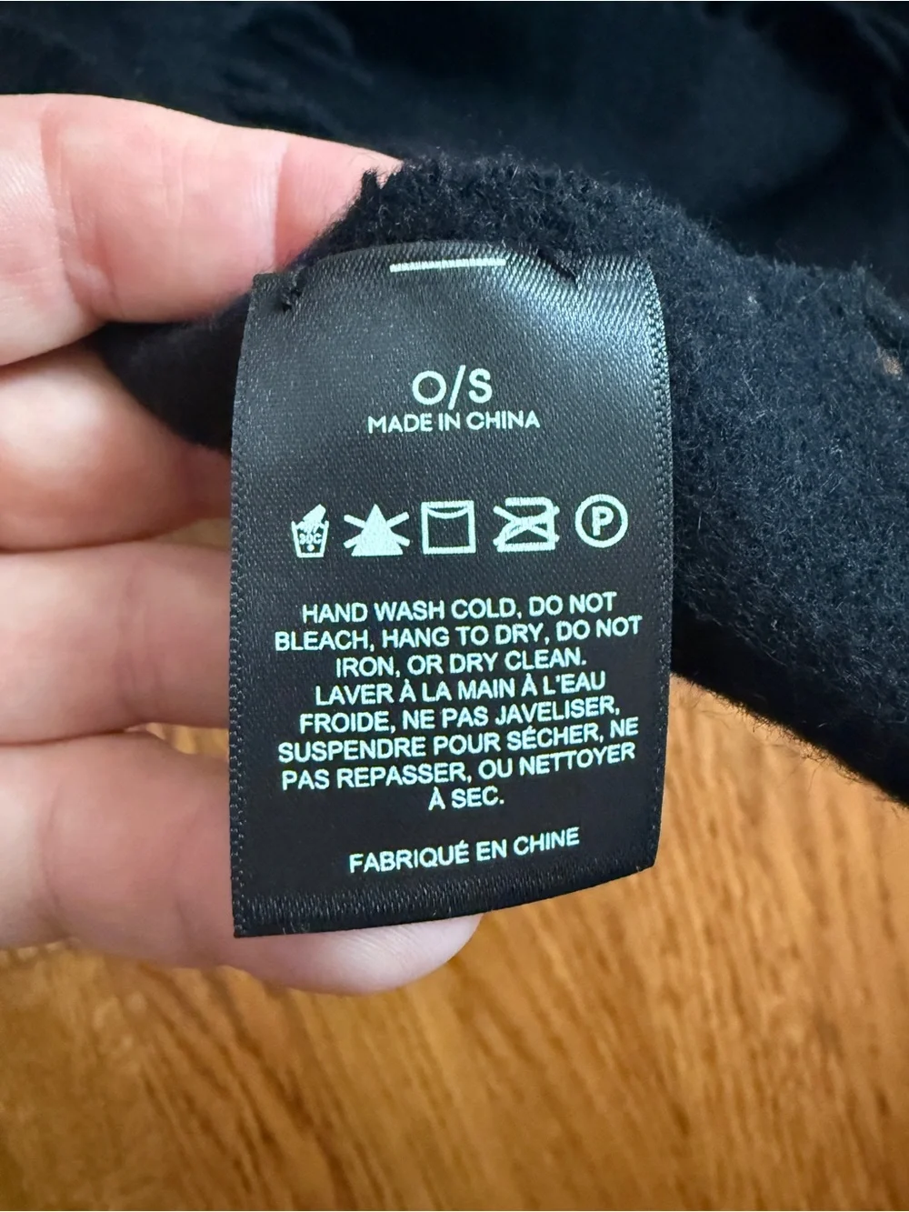Wilfred Aritzia oversized black wool warm scarf